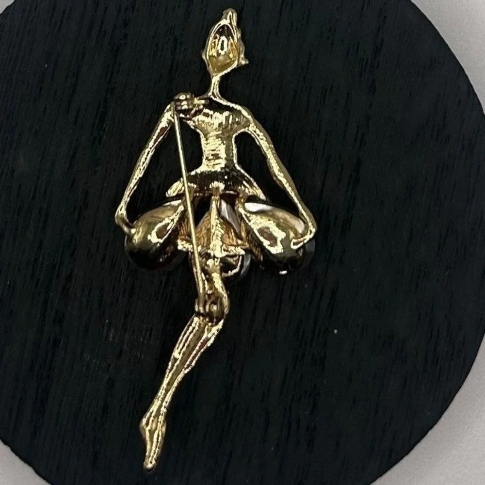 Gold Tone‎ Ballerina Pin Rhinestone Crystal Skirt Brooch Dancing #308